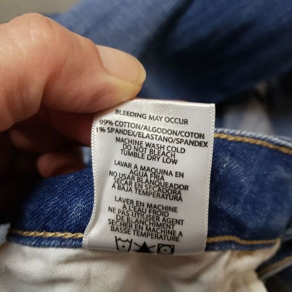 Hidden Jeans | Distressed Blue Jeans size 27 cropped, frayed hem. - Picture 9 of 16